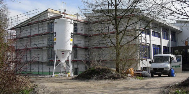 Eine Baustelle ist die Werkrealschule....Stahltrgernetz abgeschlossen werden.   | Foto: mario schneberg