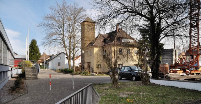 Das alte Feuerwehrgertehaus im Murger Zentrum soll abgerissen werden.   | Foto: Elisabeth Willers