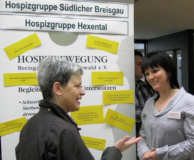 Auf dem &#8222;Marktplatz Pflege&#8220...h die Hospizgruppe Hexental vertreten.  | Foto: Anne Freyer