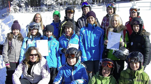 Die alpine Skimannschaft der Johannite...ten sich erneut am Kreisjugendskitag.   | Foto: Privat