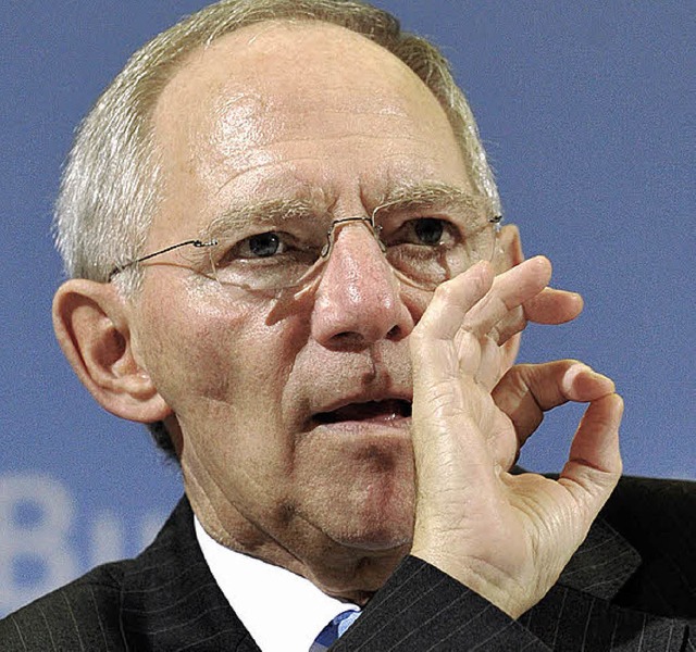 Im Wahlkampfeinsatz fr Helmut Rau:  Wolfgang Schuble  | Foto: DPA