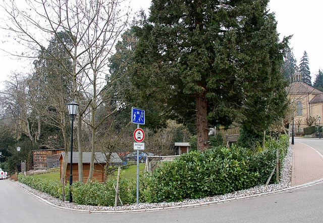 Dieses Eckgrundstck in Badenweiler soll bebaut werden.   | Foto: umiger