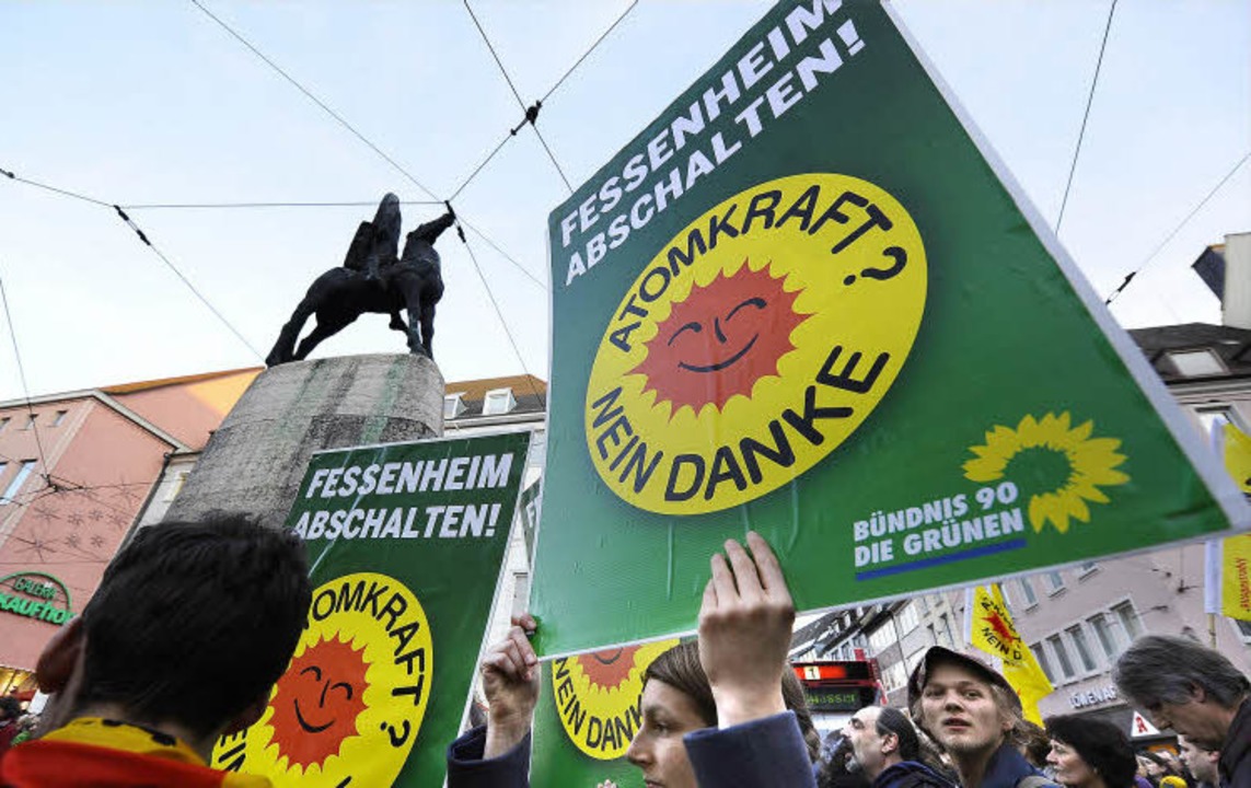 Nein zu Atomkraft sagten Bürger bei der Demo am Montag, aber was am 27. März?   | Foto: Schneider, Eggstein, Kunz