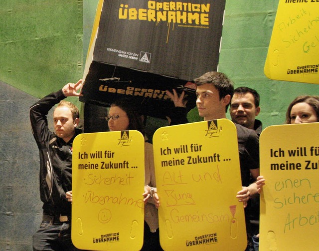 Die Gewerkschaftsjugend forderte ein Recht auf Arbeit und Ausbildung.   | Foto: Gerhard Wiese