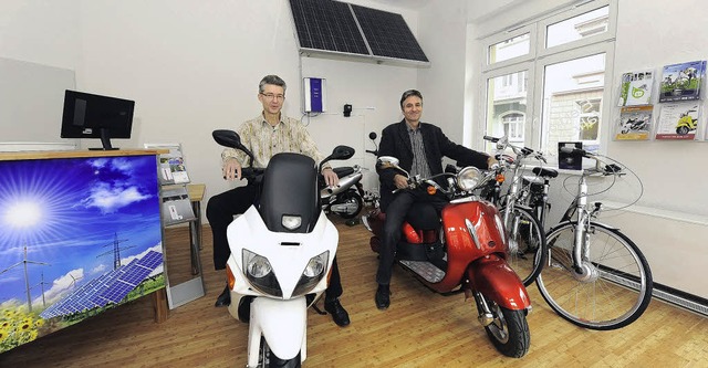 Jrg Warnstorf (links) und Johannes Tr...ortiment der der neuen Firma gehren.   | Foto: Ingo Schneider