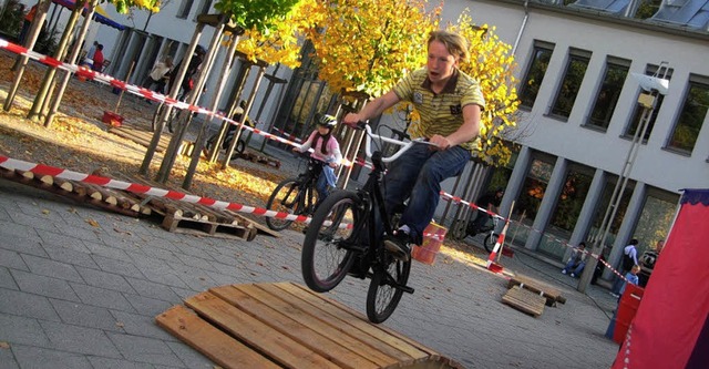 Einen Rad-Parcours wie unlngst in Lah...nglinger Haus bei der Drive  anbieten.  | Foto: Privat