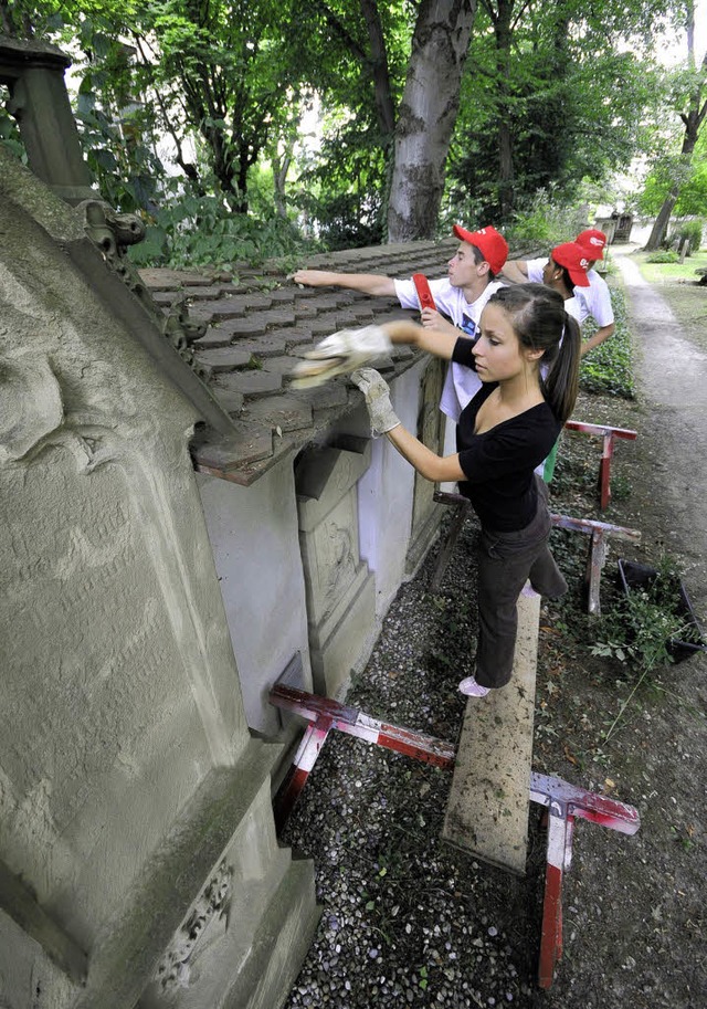 Auch dieses Jahr soll wieder mit inter...ten Friedhof auf Vordermann brachten.   | Foto: Ingo Schneider