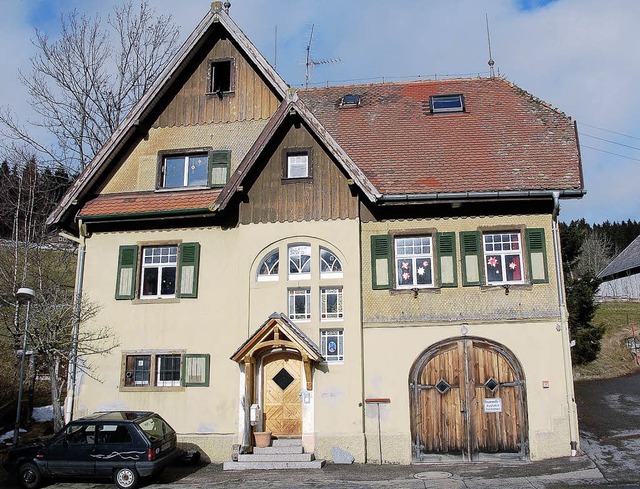 Das frhere Rathaus Raitenbuch soll sc...auch mit einem Sperrvermerk versehen.   | Foto: Ralf Morys