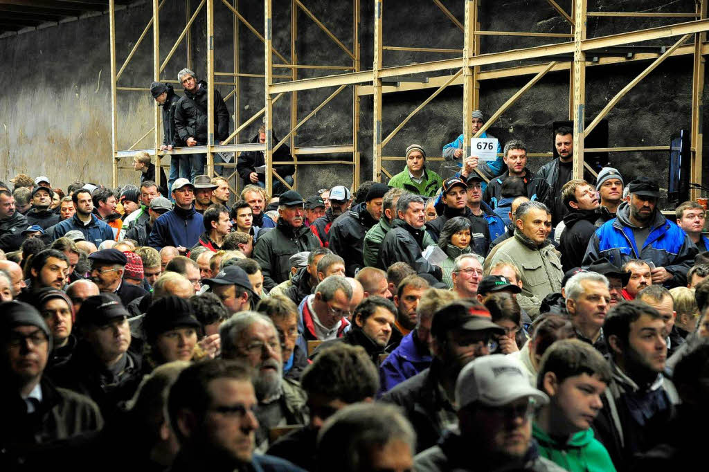 Versteigerung der Gartenbauposten und Landwirtschaftsmaschinen bei Franz Schildecker in Munzingen.