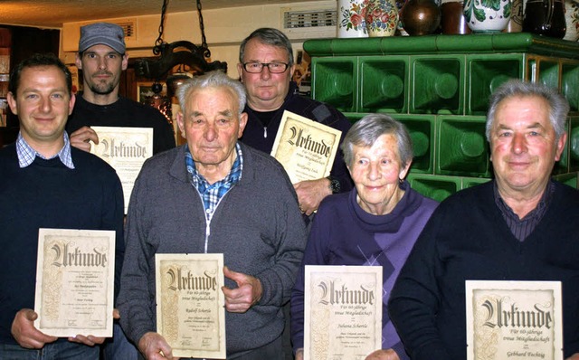 Peter Fechtig, Roland Fechtig, Rudolf ... Julia Schertle und Eberhard Fechtig.   | Foto: Luisa Denz