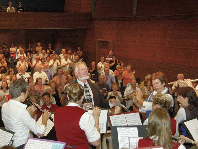 ...beim Europafest mit St.Cyrer Gsten... Musikverein geht es um die Harmonie.   | Foto: F.Kiefer