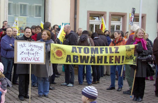 Die Zahl der Anti-Atom-Demonstranten nimmt auch in Waldkirch zu.  | Foto: Bernd Fackler