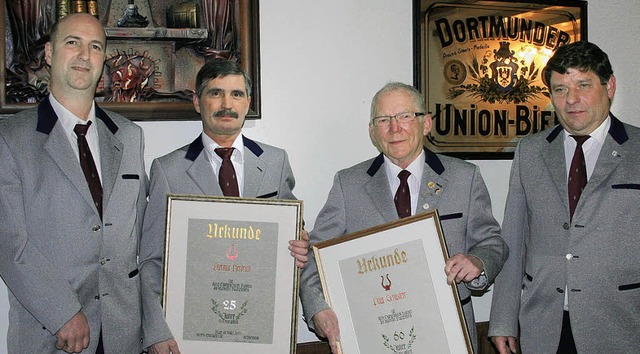 Ehrungen beim MGV Rust: (von links) de...t, und der Vorsitzende  Manfred Kern.   | Foto: Verein
