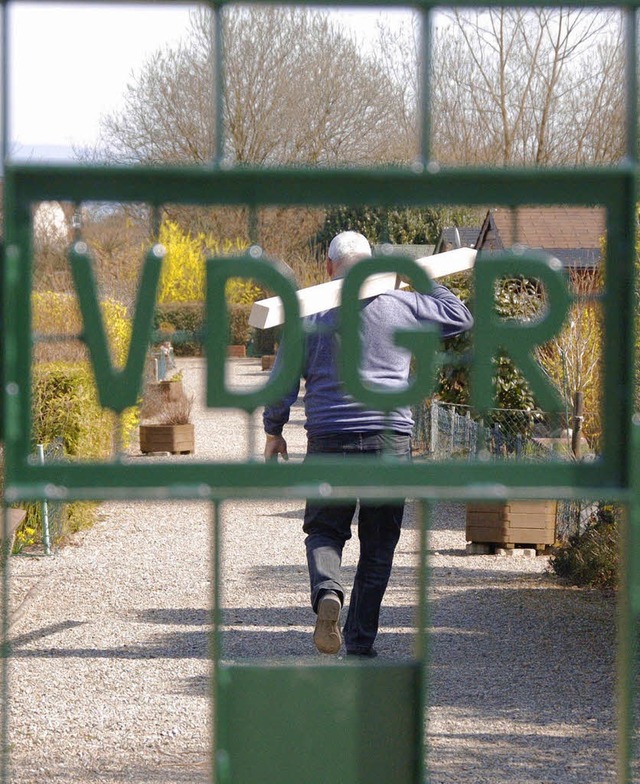 Die Anlage der Gartenfreunde wurde ren...und der Staffelweg asphaltiert werden.  | Foto: Peter Gerigk