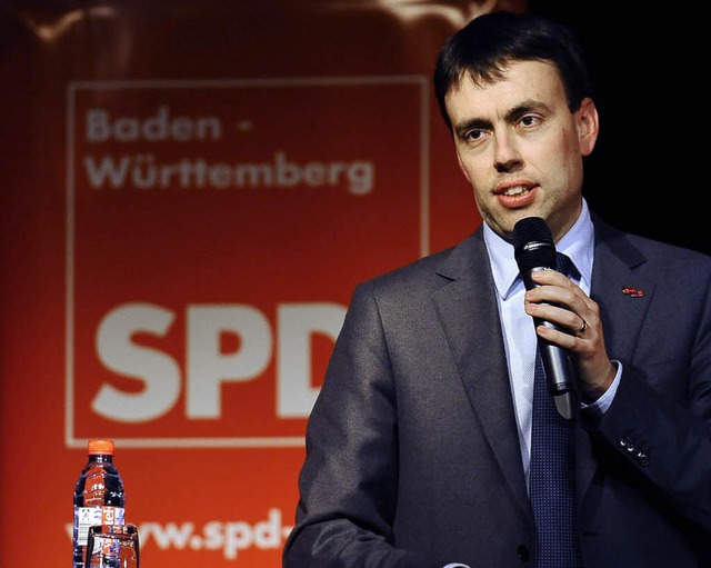 Souvern stand SPD-Spitzenkandidat Nil...ort und auf der Bhne der Wodanhalle.   | Foto: ingo schneider