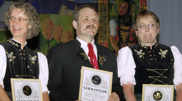 Birgit Arzet, Thomas Villinger und Dor...tes der Trachtenkapelle Husern geehrt  | Foto: Karin Stckl-Steinebrunner