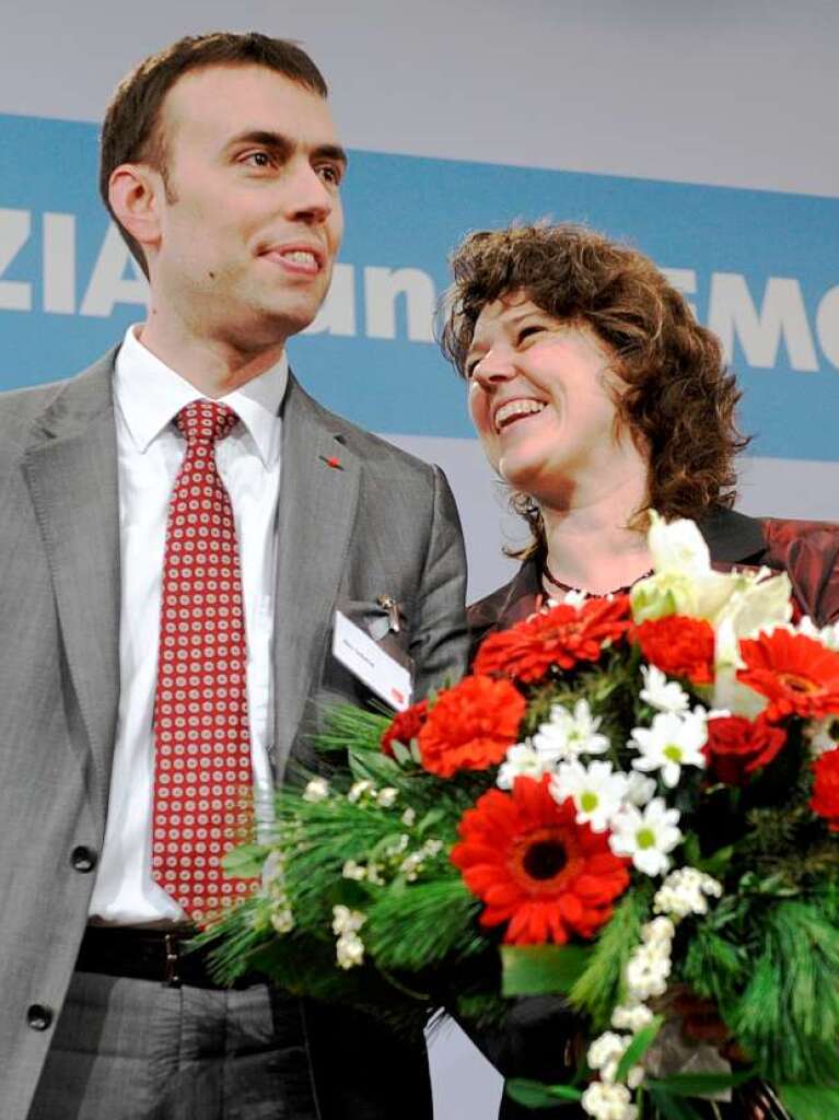 Am 27. November 2009 wird Nils Schmid in Karlsruhe zum Landesvorsitzenden der SPD gewhlt, als Nachfolger von Ute Vogt.