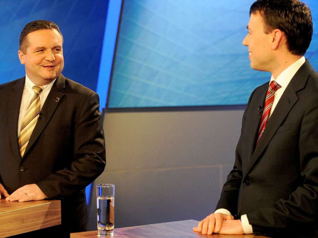 Kuschelwahlkampf 2011: Stefan Mappus und sein SPD-Herausforderer Nils Schmid beim Fernsehduell