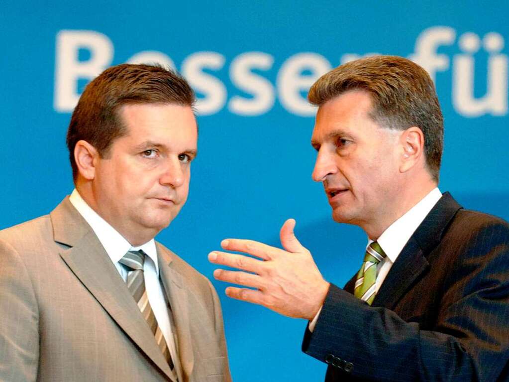 Mappus  wurde am 21. April 2005 als Nachfolger von Gnther Oettinger – der Ministerprsident von Baden-Wrttemberg wurde –  in einer Kampfabstimmung zum Vorsitzenden der CDU-Landtagsfraktion gewhlt. Er setzte sich gegen Peter Hauk durch.