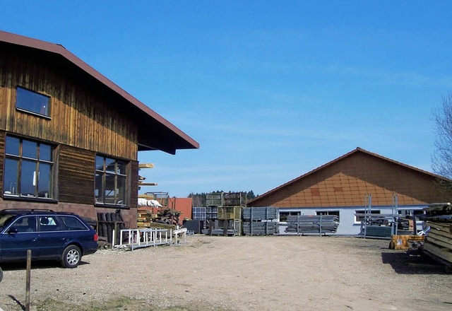 Die Firma Holzbau Kuttruff will im Ort... den Narrenschopf (rechts) errichten.   | Foto: Karla Scherer