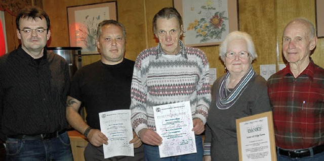 Der Vorsitzende der Gartenfreunde Murg...Hubert Schupp, Helga und Bruno Flamm.   | Foto: Brigitte Chymo