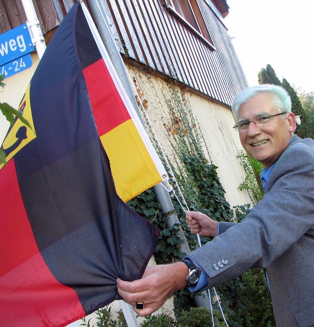 Flagge zeigen will Fred Thelen als Ort...abul. In jener Zeit spielt sein Roman.  | Foto: bz-Archiv