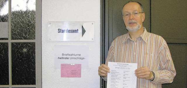 Bei Klaus Teufel im Waldshuter Rathaus...reits am Freitag auf die Stimmzettel.   | Foto: Heinz Joachim Huber