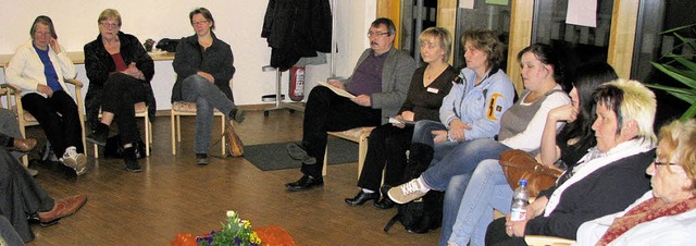 Gesprchsrunde zum Thema Hospiz im Zeller Pflegeheim.   | Foto: Kristin Fritz