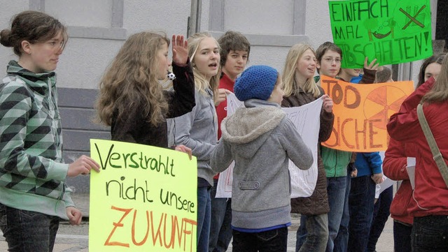 &#8222;Einfach mal abschalten&#8220;  ...g der Atomkraft auf dem Rathausplatz.   | Foto: Sebastian Barthmes