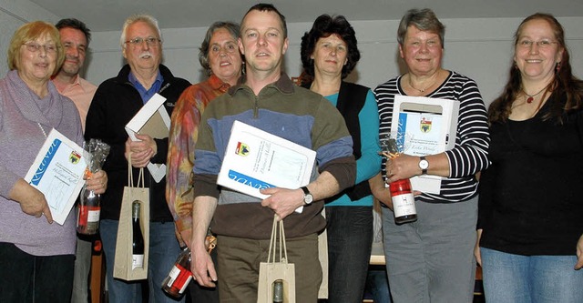 Hildegard Keller wurde ebenso von Pete...ne Frau) und  Erika Woyda (von links)   | Foto: OUNAS-KRUSEL