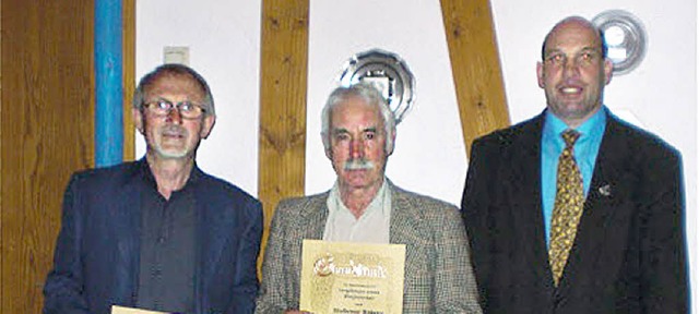 Zu Ehrenmitgliedern ernannt hat Vorsit...  Waldemar Rderer und Erich Schnebel   | Foto: dieter fink