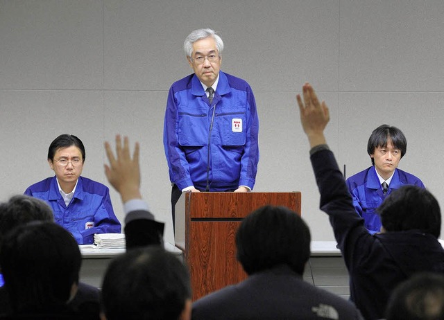 Tepco-Vizeprsident Norio Tsuzumi stel...isten  zur Kernschmelze in Fukushima.   | Foto: DPA