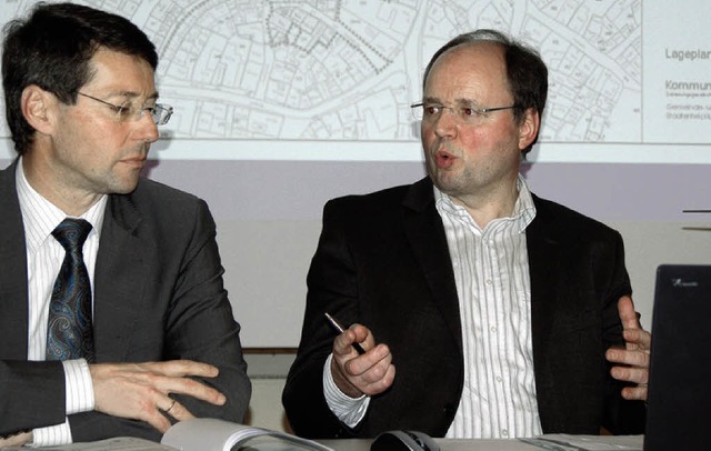 Erklrten das neue Sanierungsvorhaben:...ister Metz (links) und Matthias Weber.  | Foto: JBA