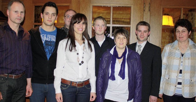 Der neu gewhlte Vorstand der Winzerka...5 Jahre geehrte Sigrid Bohn (rechts).   | Foto: Renate Dannecker