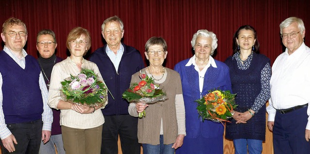 Treue ber Jahrzehnte (von links): Pfa... Gppert (Vorstandssprecher Hofweier)   | Foto: frank leonhardt