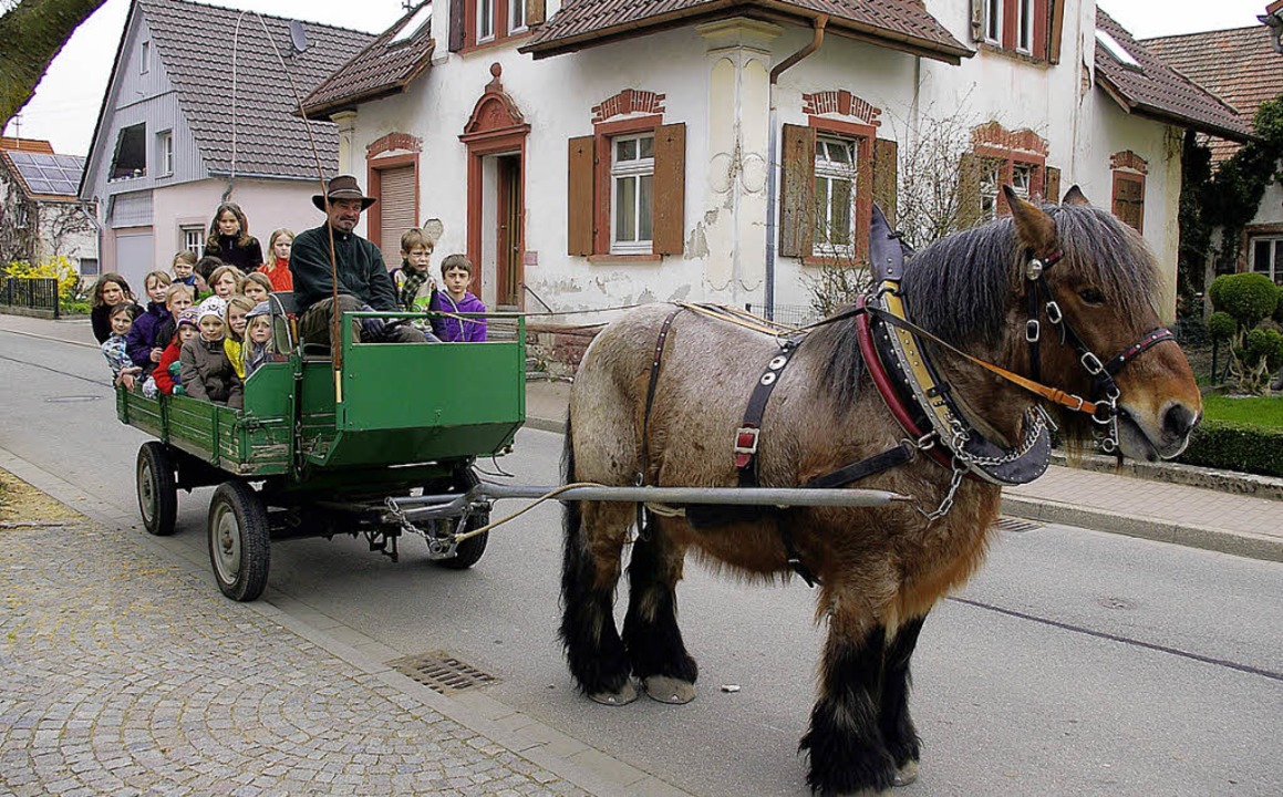 Fuhrmann Jrgen Duddek zog mit  &#8222...Einstzen beim Neuershauser Waldputz.   | Foto: ernst h. bilke