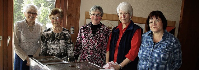 Luden zum 100. Mal zum Mittagstisch:  ..., Marlies Ihli und Heidi Hoggenmller   | Foto: Peter Schtz