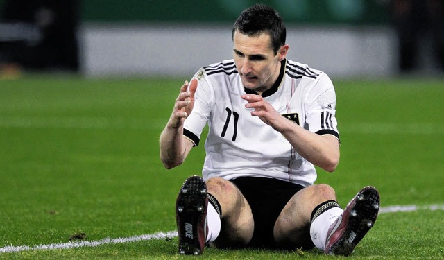 So ein Testspiel macht nicht immer Spa: Strmer Miroslav Klose   | Foto: afp