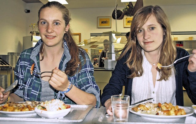 &#8222;Uns schmeckt&#8217;s&#8220;: Ju...8222;neuen&#8220; Mensa am Gymnasium.   | Foto: Knpfle