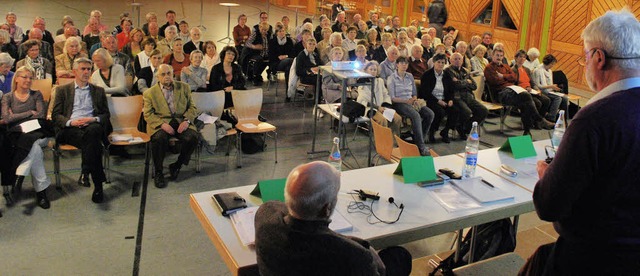 In der Kageneckhalle diskutierten die ...flege und Betreuung lterer Menschen.   | Foto: Axel Drber/Markus Donner