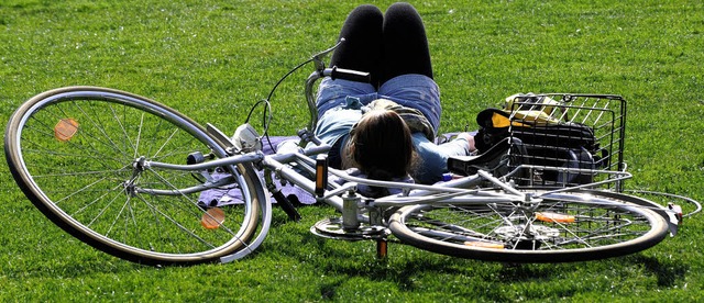 Nicht ausruhen will sich der Laufenbur...eine Mobilittsschau in die Pedalen.    | Foto: DPA