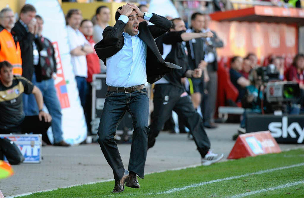 Robin Dutt sah man auch schon mal entspannter. Robin Dutt sah man auch schon mal entspannter.