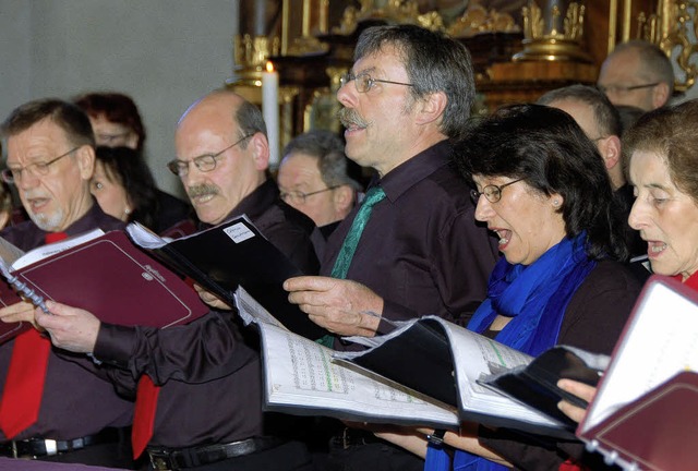 Sngerbund Sthlingen und Singkreis Be...nzert mit weltbekannten Opernmelodien.  | Foto: Binner-Schwarz