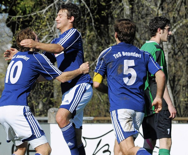 Michael Rendler, Marco Morath und Nils... das Tor zur Bonndorfer  3:2-Fhrung.   | Foto: patrick seeger