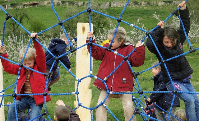 Neues Spielgert Niedereggenen  | Foto: Jutta Schtz