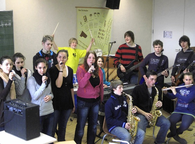 Eine groe Truppe: die Realschulband von Kollnau.  | Foto: Hans Dezulian