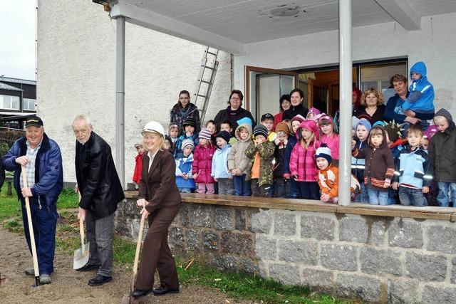 Spatenstich fr den neuen Anbau