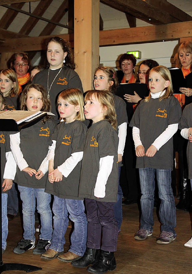 Kinderchor: &#8222;Die wilden Sonnen&#8220;.  | Foto: Angelika heller