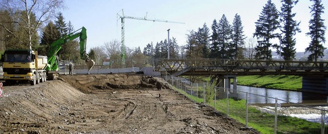 Die Arbeiten am zweiten Bauabschnitt a...elfsbrcke ber die Wiese ausgedient.   | Foto: SENF