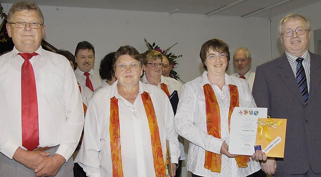 Ehrungen beim Frhjahrskonzert der Cho...de von der Kaisersthler Sngerrunde.   | Foto: Alfred peter